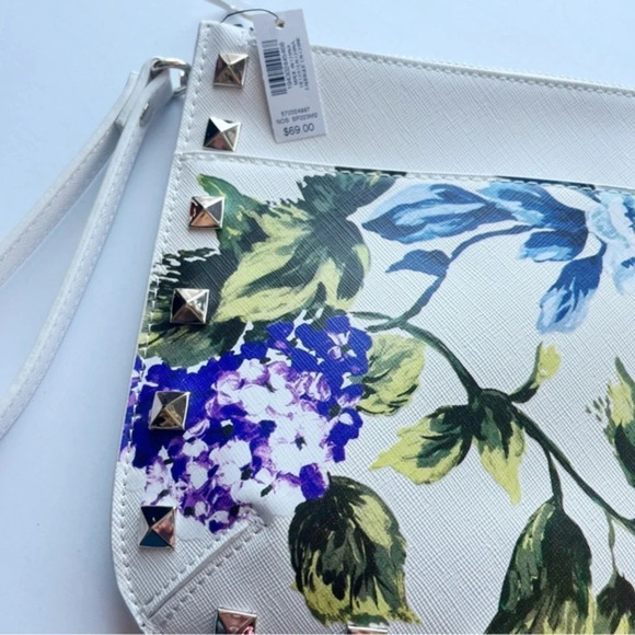 White House Black Market • NWT Hydrangea Pouch Wristlet - Picture 4 of 10